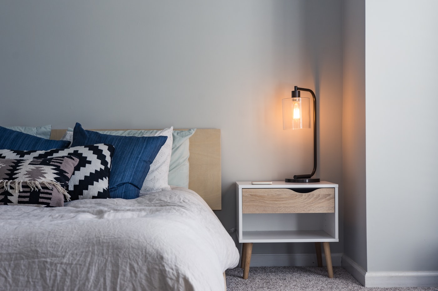 Chambre confortable préparée pour les voyageurs